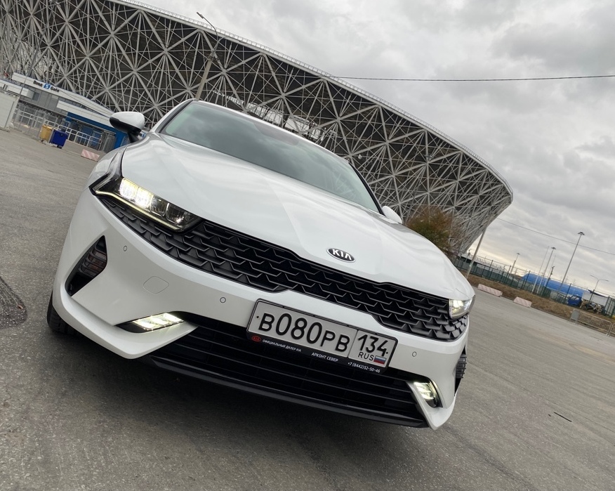 <span style="font-weight: bold; font-style: italic;">КИА К5</span>