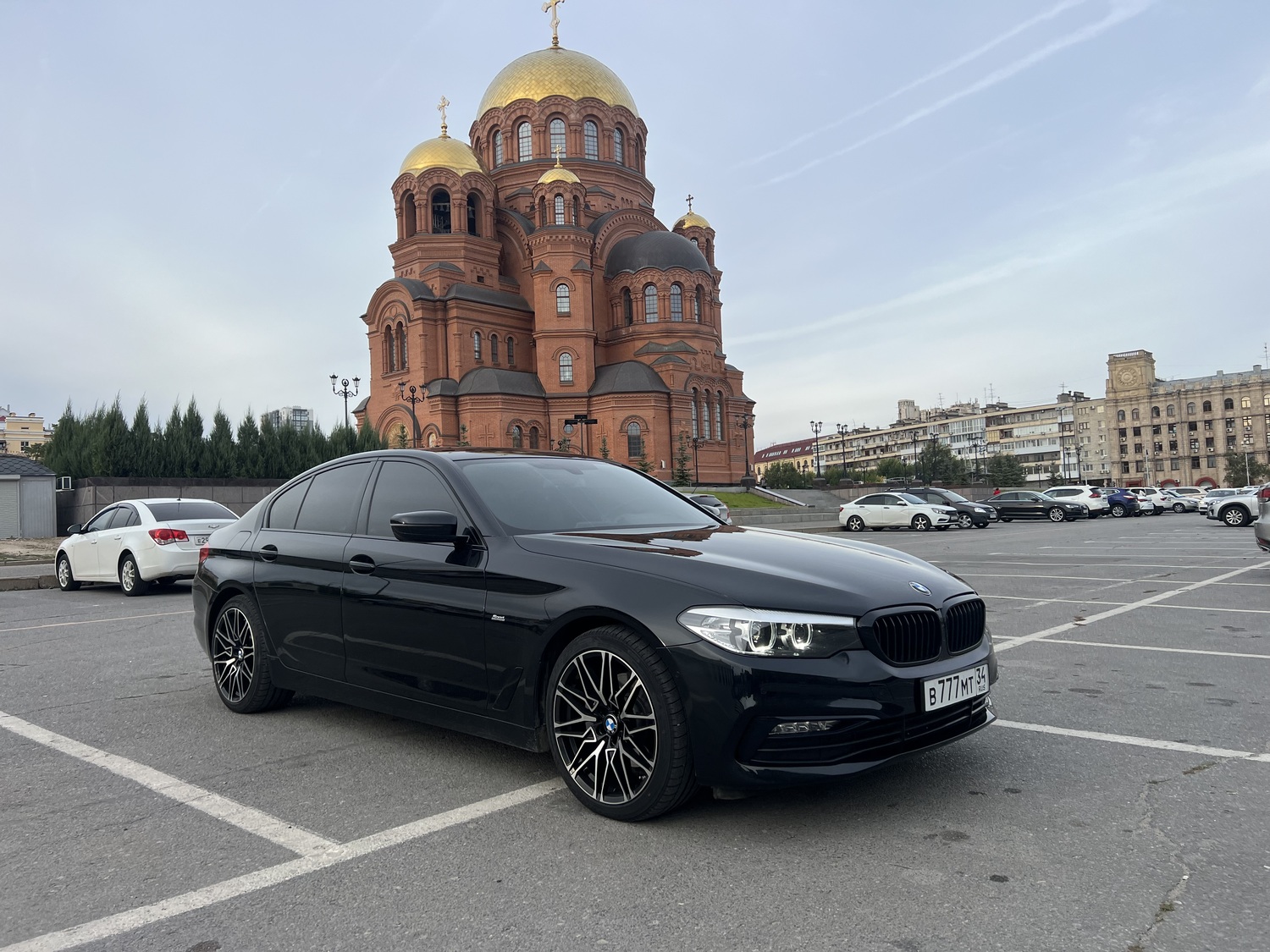 <span style="font-weight: bold; font-style: italic;">БМВ 5 </span>